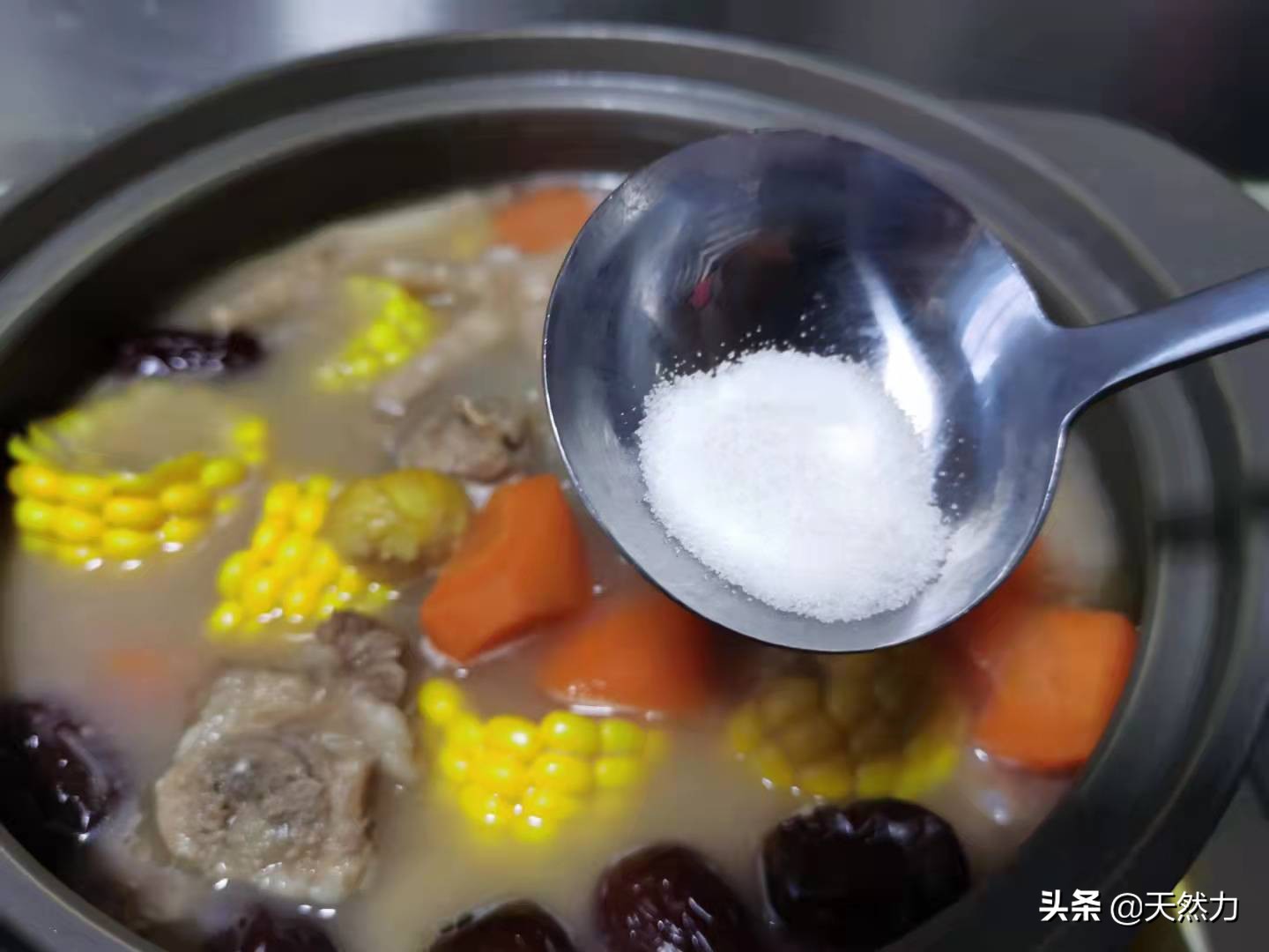 广东板栗骨头汤的做法,排骨靓汤家常煲汤大全