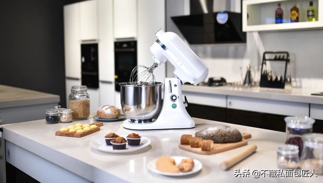 开一家面包咖啡店需要多少钱,开一家面包烘焙店简餐需要多少钱