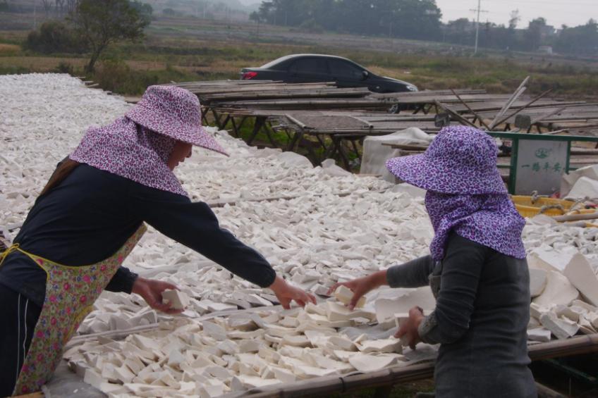 玉米淀粉和红薯淀粉啥区别,玉米淀粉和红薯淀粉哪个更好