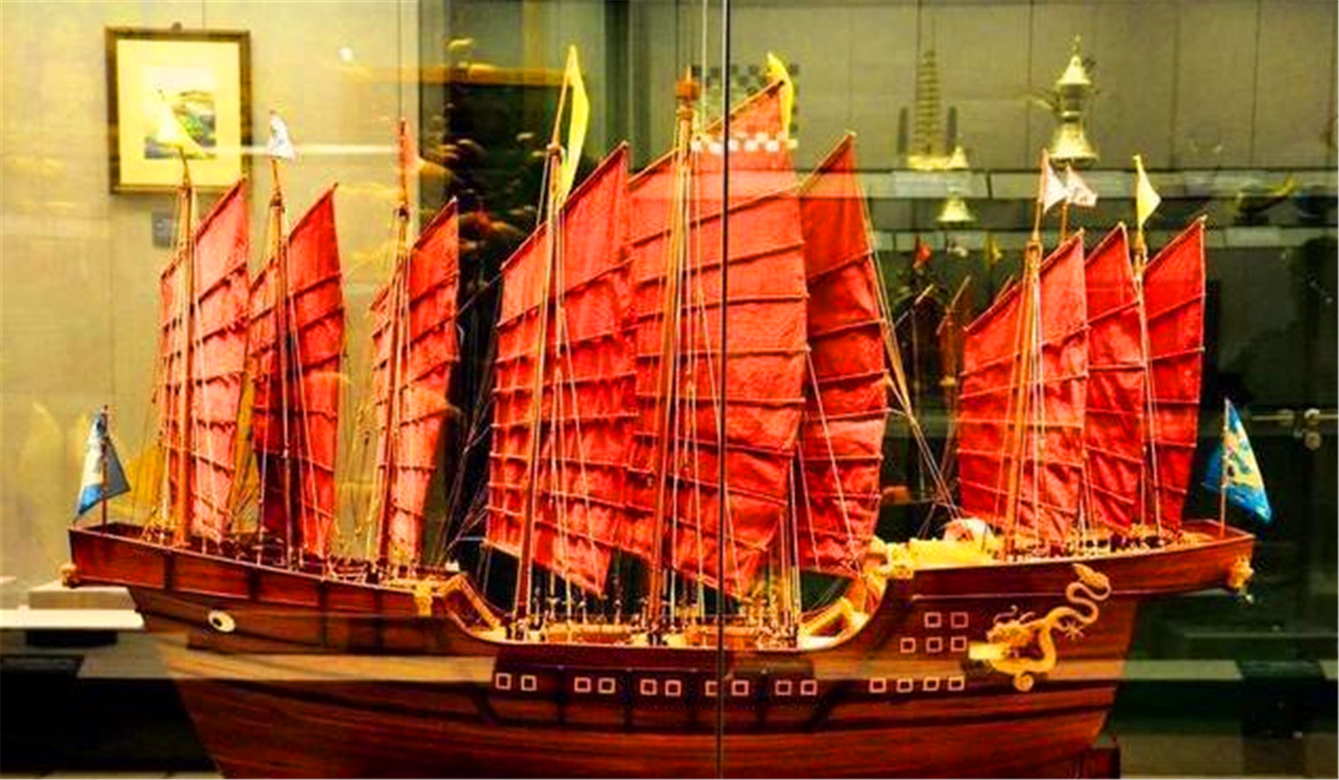 非洲发现明朝古墓,被挖掘后专家仰天长叹:600年前中国真是强大