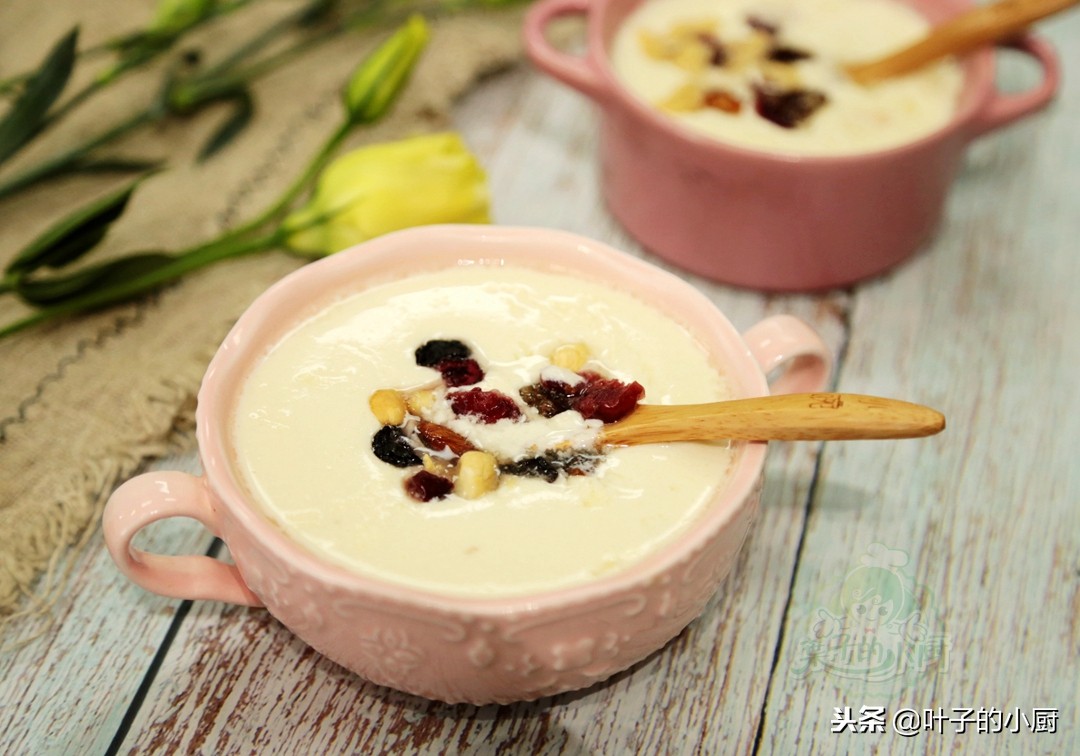 姜撞奶做法不凝固的原因,冬日甜品生姜奶不用锅煮