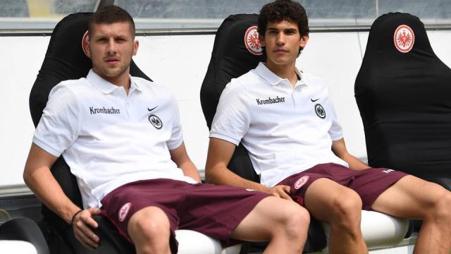 法兰克福如何化解冬季危机？博比奇暂不买人，许特尔练新体系