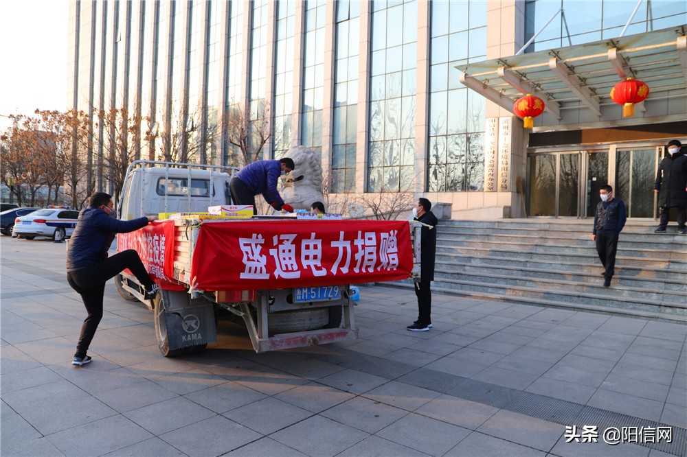 爱心捐助抗疫物资,爱心人士的捐助全民一心共抗疫情