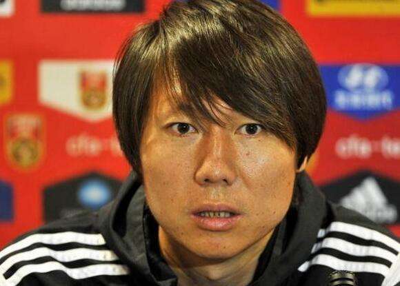 何别太在意：李铁踢球出界与抢夺球童皮球，都是足球游戏的一部分