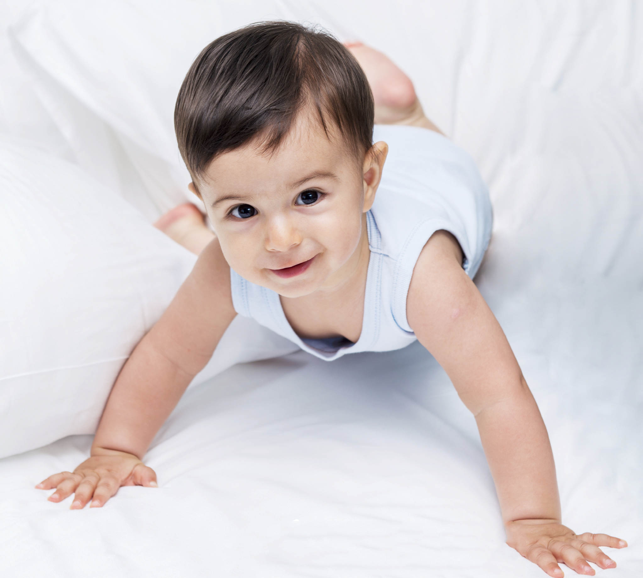 7至10个月宝宝爬行训练方法,一招教你训练宝宝爬行