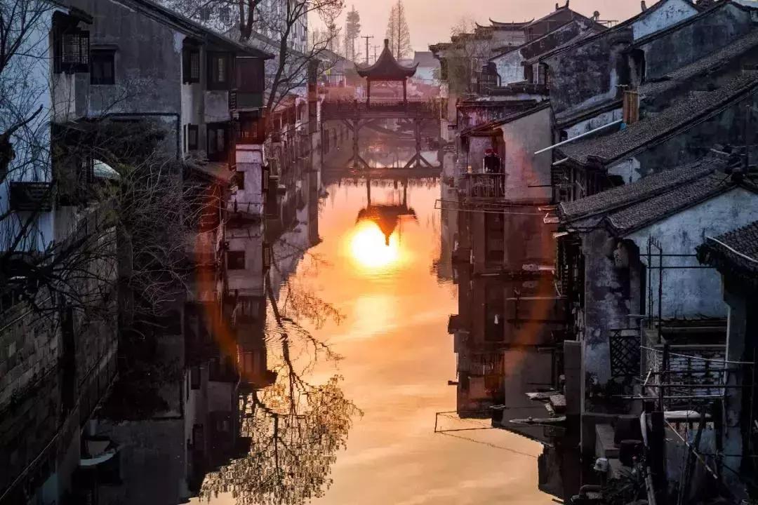 鑻忓窞鐪嬫ū鑺辩殑閰掑簵,鑻忓窞鐪嬫ū鑺变綇鍝釜閰掑簵