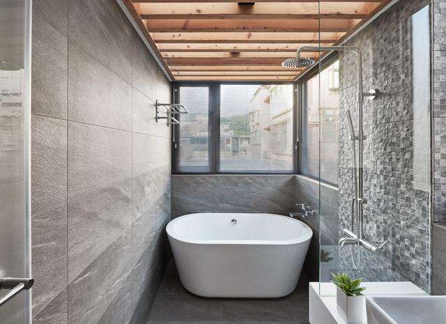 家里有浴缸的好处,浴缸有必要装在家里吗