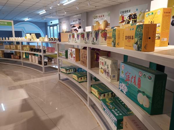 “网络是个魔盒”！河南夫妻卖掉北京房子返乡创业，一年后销售额达一千多万