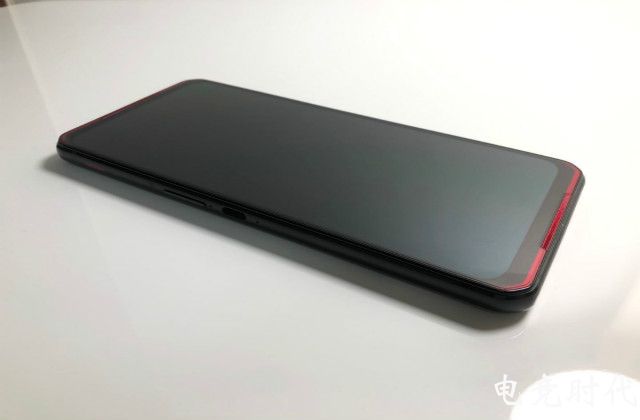 拯救者电竞手机游戏测评科技美学,拯救者电竞手机试玩