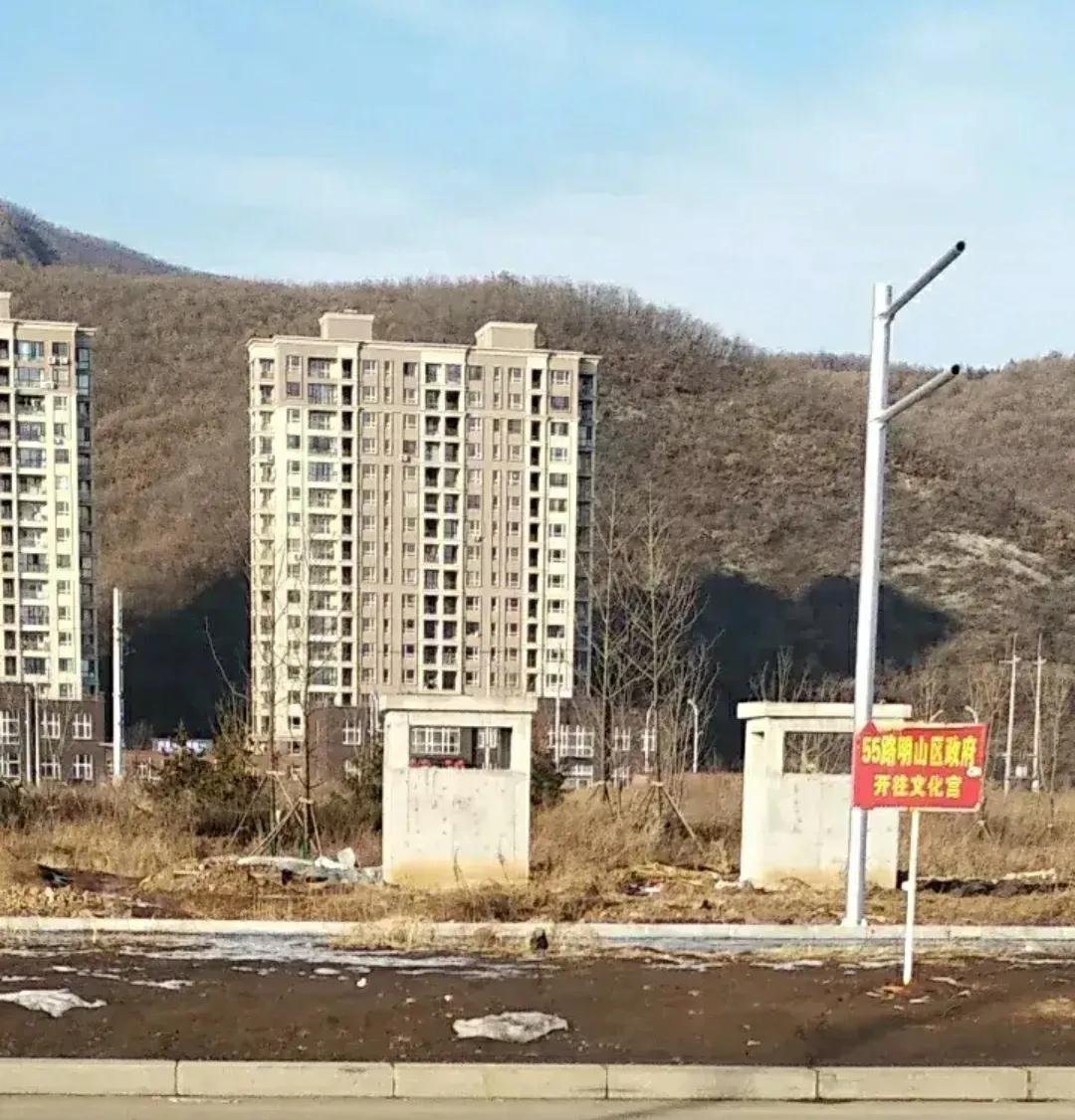 九月份即将到来,本溪太子河新城现在发展怎么样呢?带你们看一下