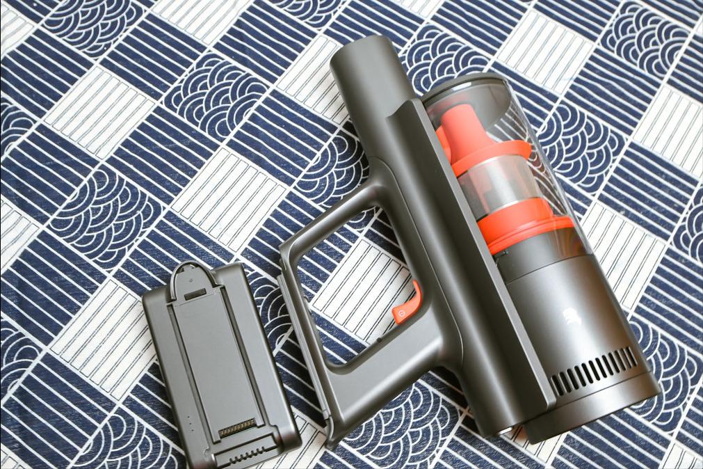 顺造Z11Max吸拖版“主动断发”吸尘器值得买吗？（附：戴森对比）