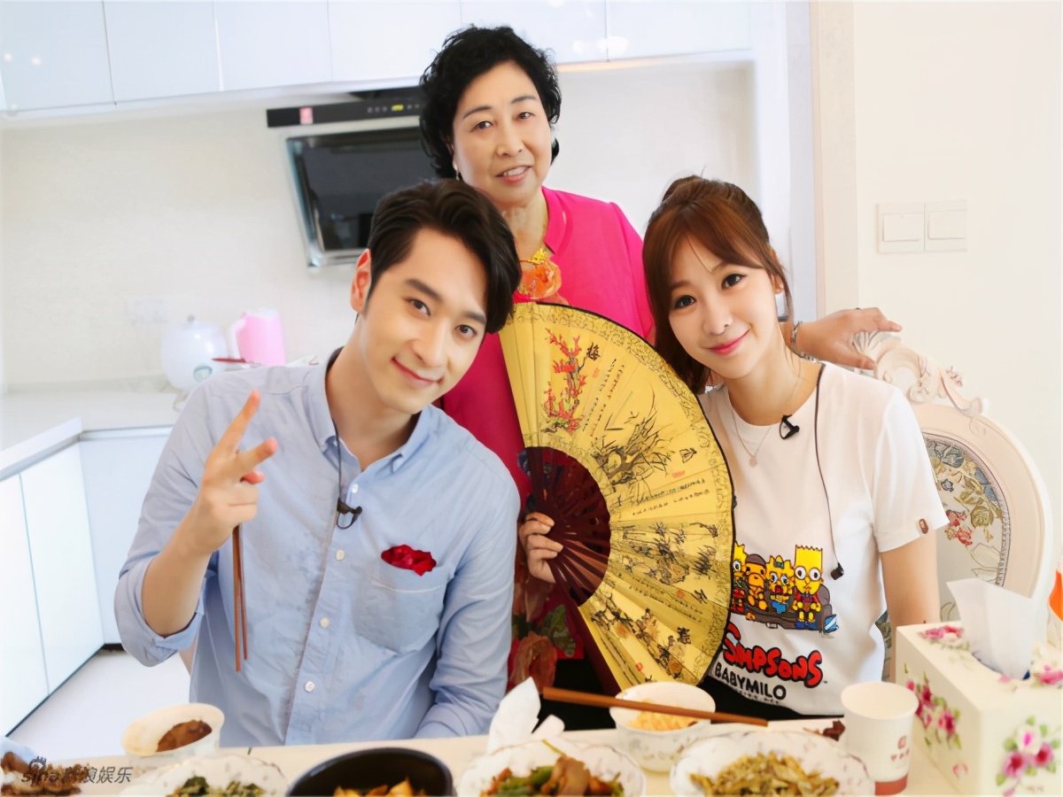 男朋友和家里闹矛盾,我劝他去和他妈妈道个歉他却说我不懂