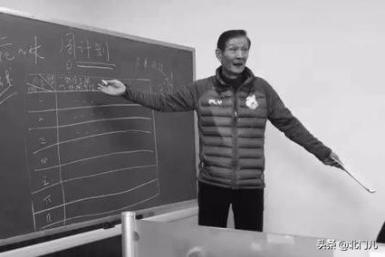 上海足坛最新消息,哀悼足球逝者