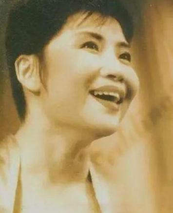 李娜为什么会被遁入空门,李娜是因为谁失恋而出家的