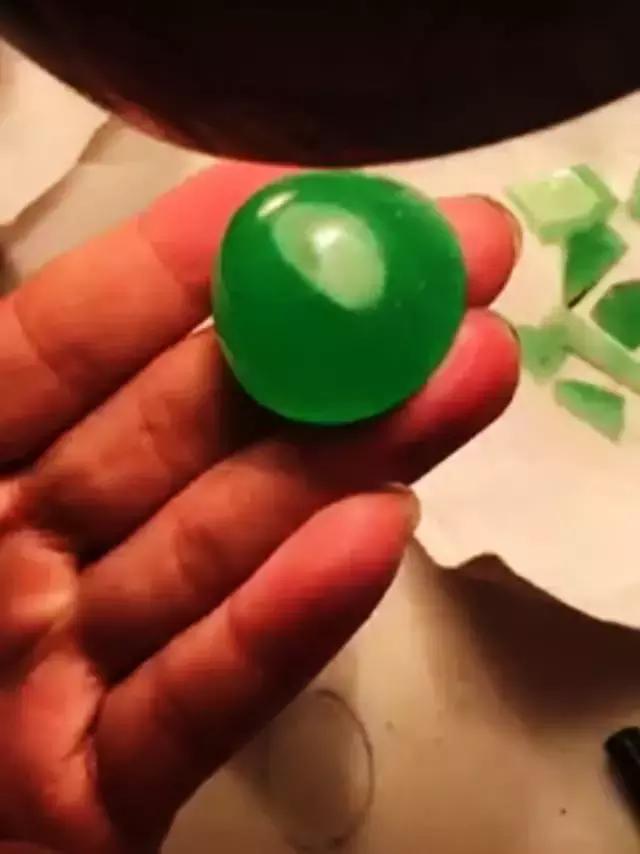 后江翡翠原石价格,几十块买的后江冰种翡翠原石