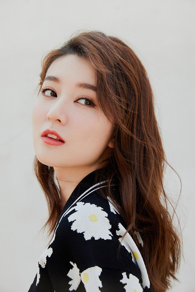 乔欣妆容教程,乔欣化妆改造时尚cosmo