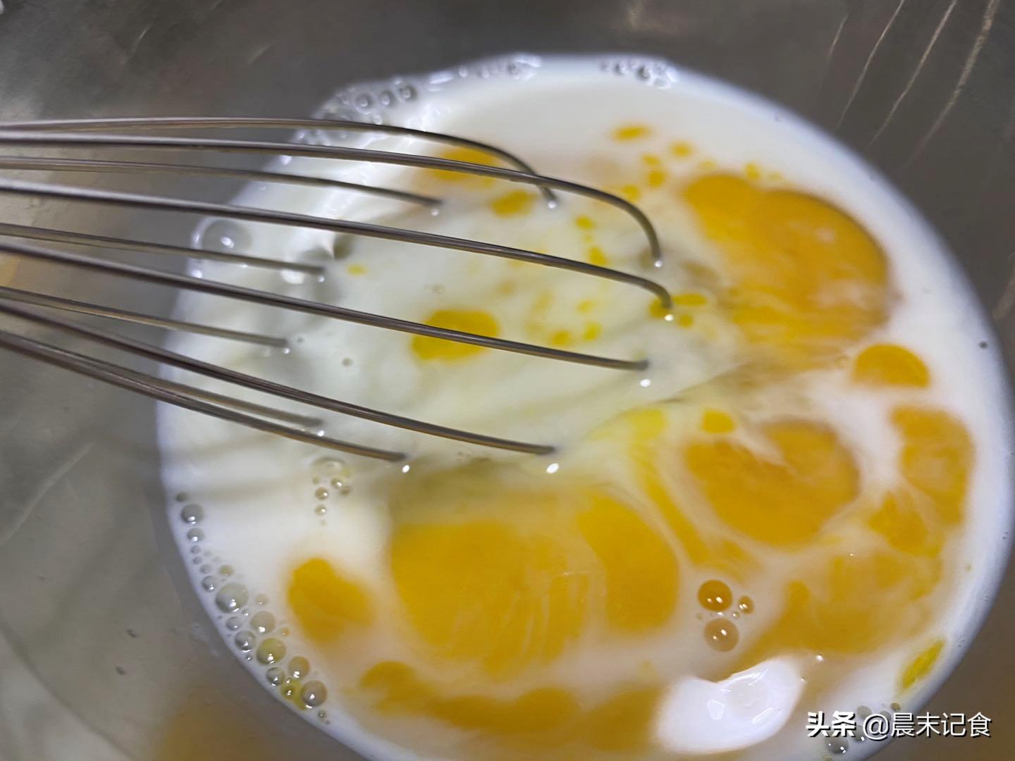 厚蛋烧容易发老和开裂?教你掌握3个小技巧,方正好吃不开裂