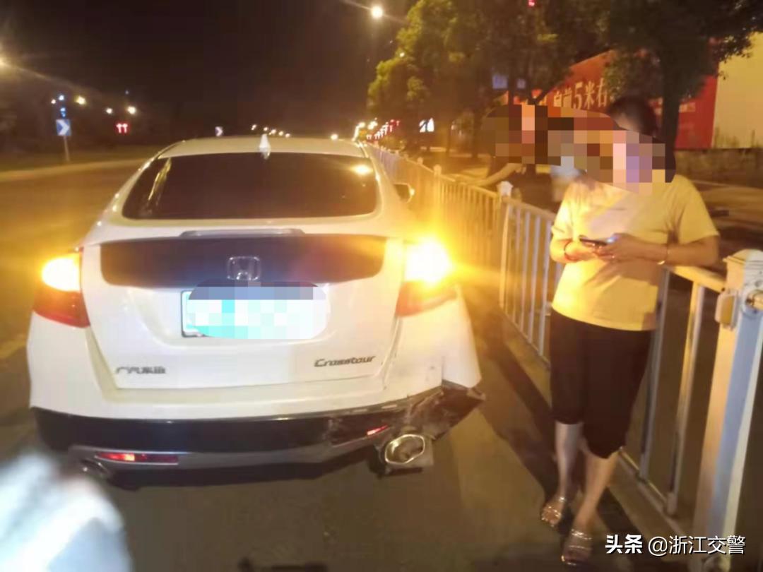 发生追尾双方都走了,发生追尾前车直接走了谁的责任