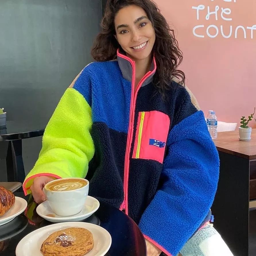 周洁琼代言的运动鞋子,周洁琼鞋