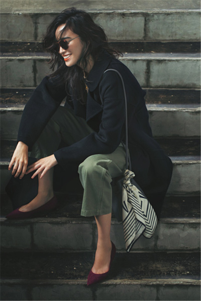 秋冬氛围感大衣深驼色,廓形中款米色大衣