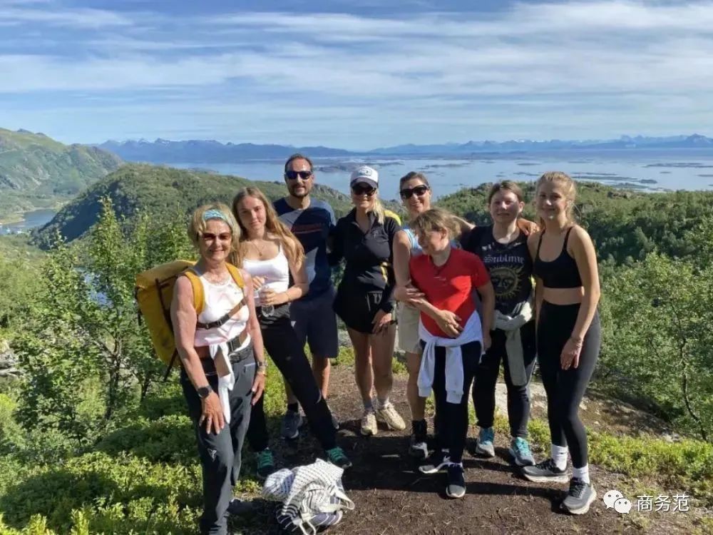 老钱vs新钱vs顶级网红，度假也有鄙视链？