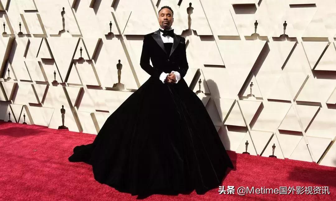 非裔同志男星以一袭打破性别刻板印象的「西装长裙」成为媒体焦点