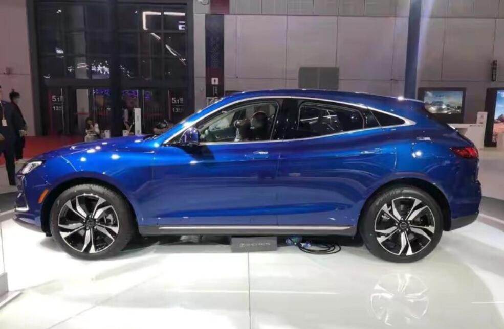 华为智选赛力斯sf5这车好不好,华为智选赛力斯sf5上海优惠10万