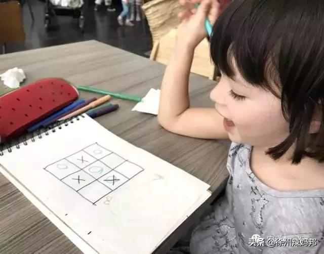 适合宅家里玩的亲子游戏,宅在家的幼儿与家长的亲子游戏