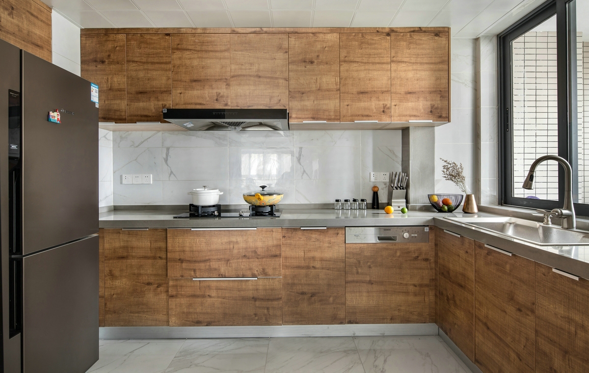 颗粒板多层板哪个结实,实木多层板与颗粒板价格差多少