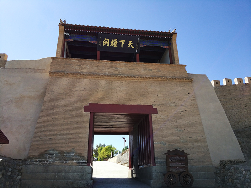 茶卡盐湖天空之镜离青海湖多远,大西北茶卡盐湖翡翠湖