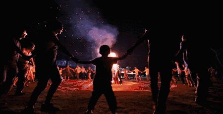 弥勒夜间直播,弥勒户外直播现场