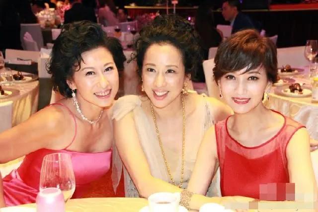 朱玲玲豪门贵妇 (香港豪门贵妇朱玲玲)