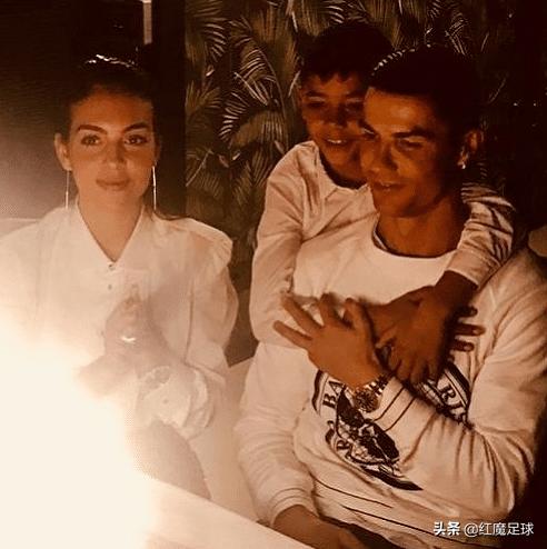 内马尔和c罗的巅峰对决,内马尔和c罗差距有多大