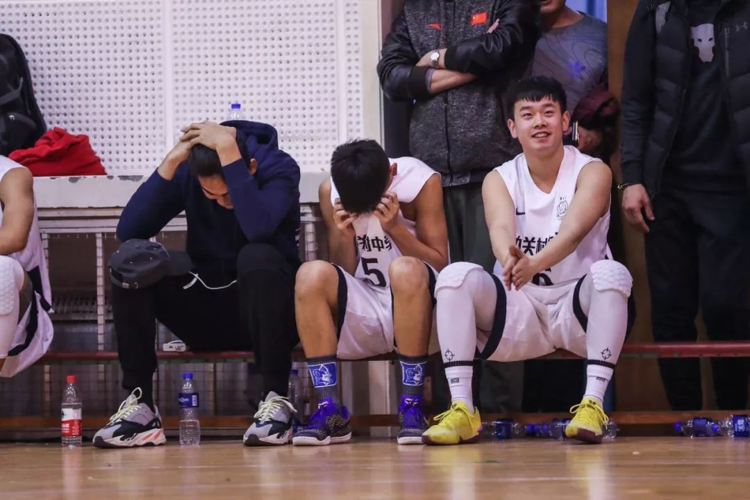 新·十六强齐亮相高中赛场见*力暴**隔扣丨18-19耐克高中联赛