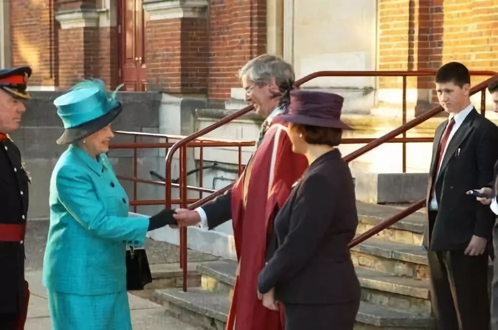 浼︽暒鐨囧澶у瀛﹂櫌浠嬬粛,浼︽暒鐨囧澶у