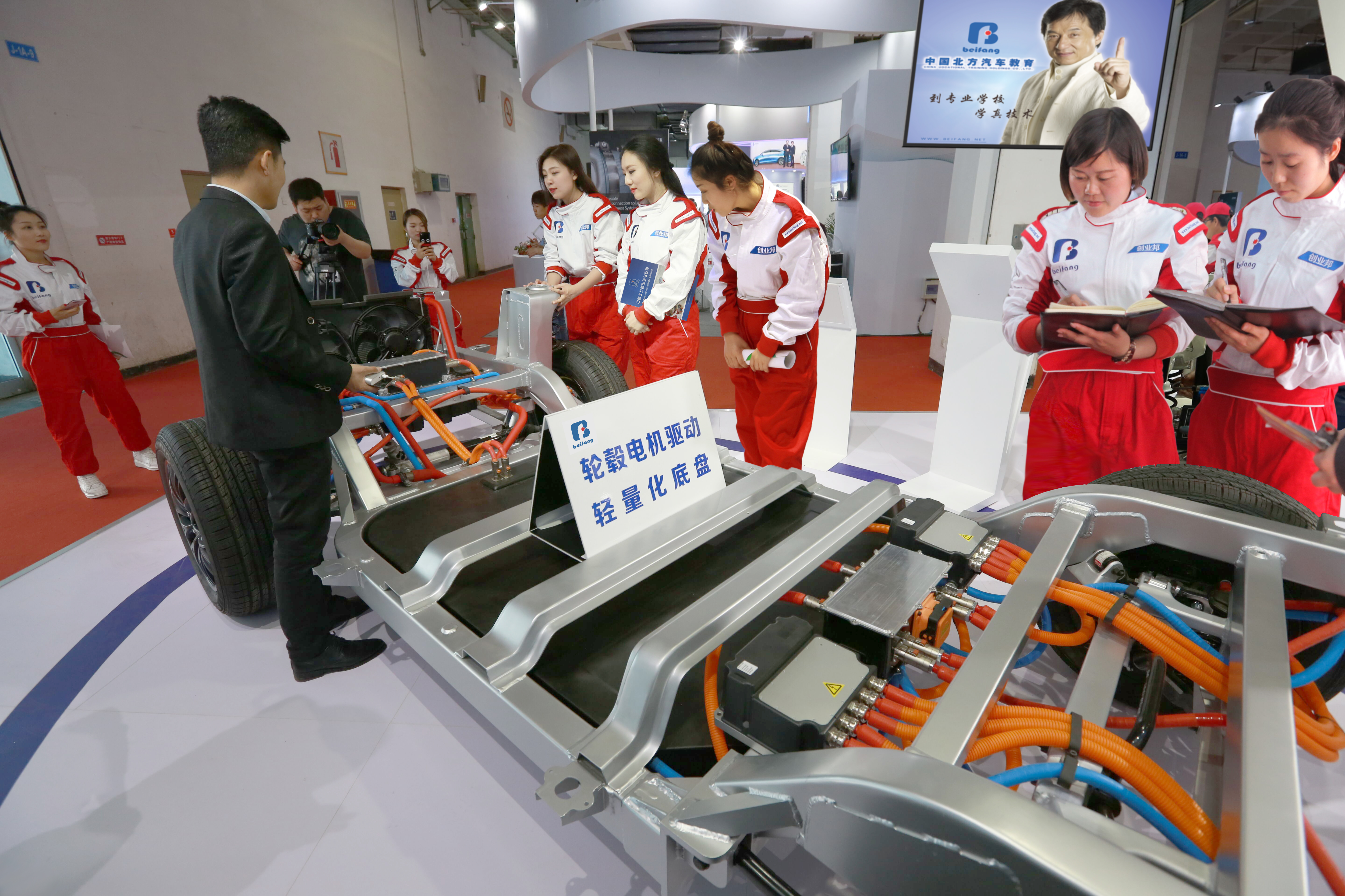 男孩学汽修有前途吗,学汽修钣金有前途吗