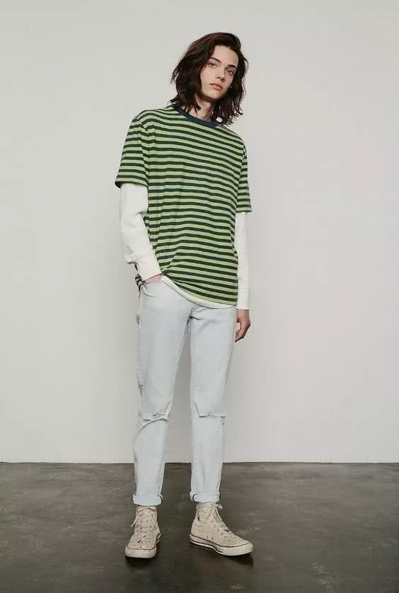 牛仔裤搭配鞋子女秋冬,秋冬怎么选牛仔裤