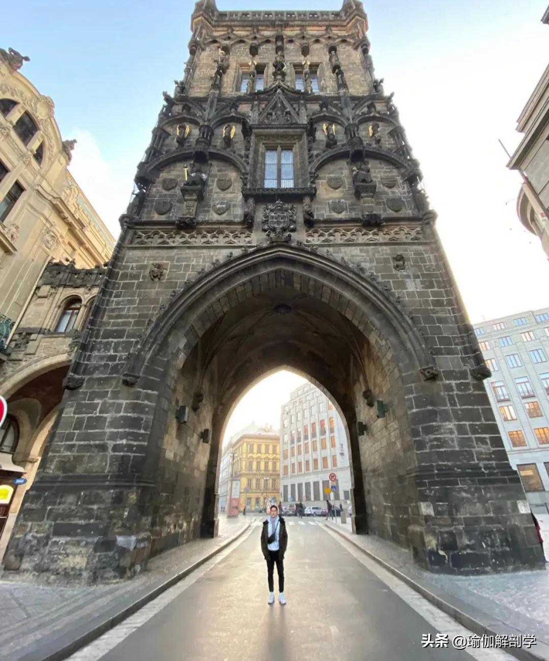 练瑜伽的男人的特点,经常练瑜伽的男人会有什么好处