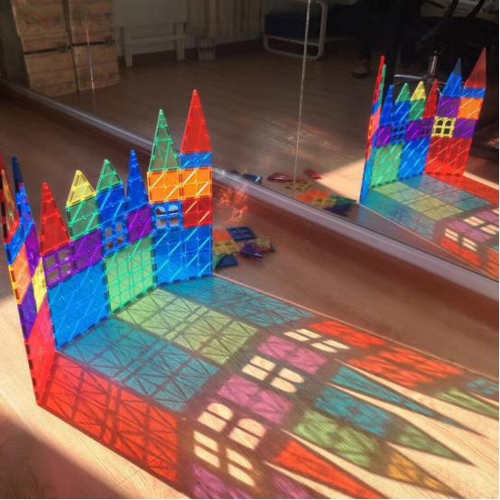 选玩具的小朋友好纠结,选玩具好纠结