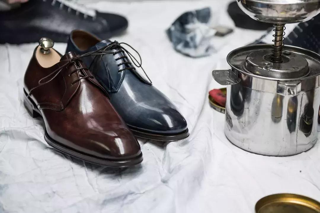 脚大不穿尖头皮鞋,脚大不怕鞋松