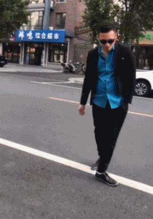 搞笑白色连衣裙视频,搞笑gif第356期