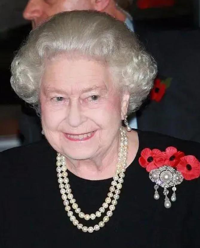 英女王最喜欢的首饰,英国王室珍珠胸针