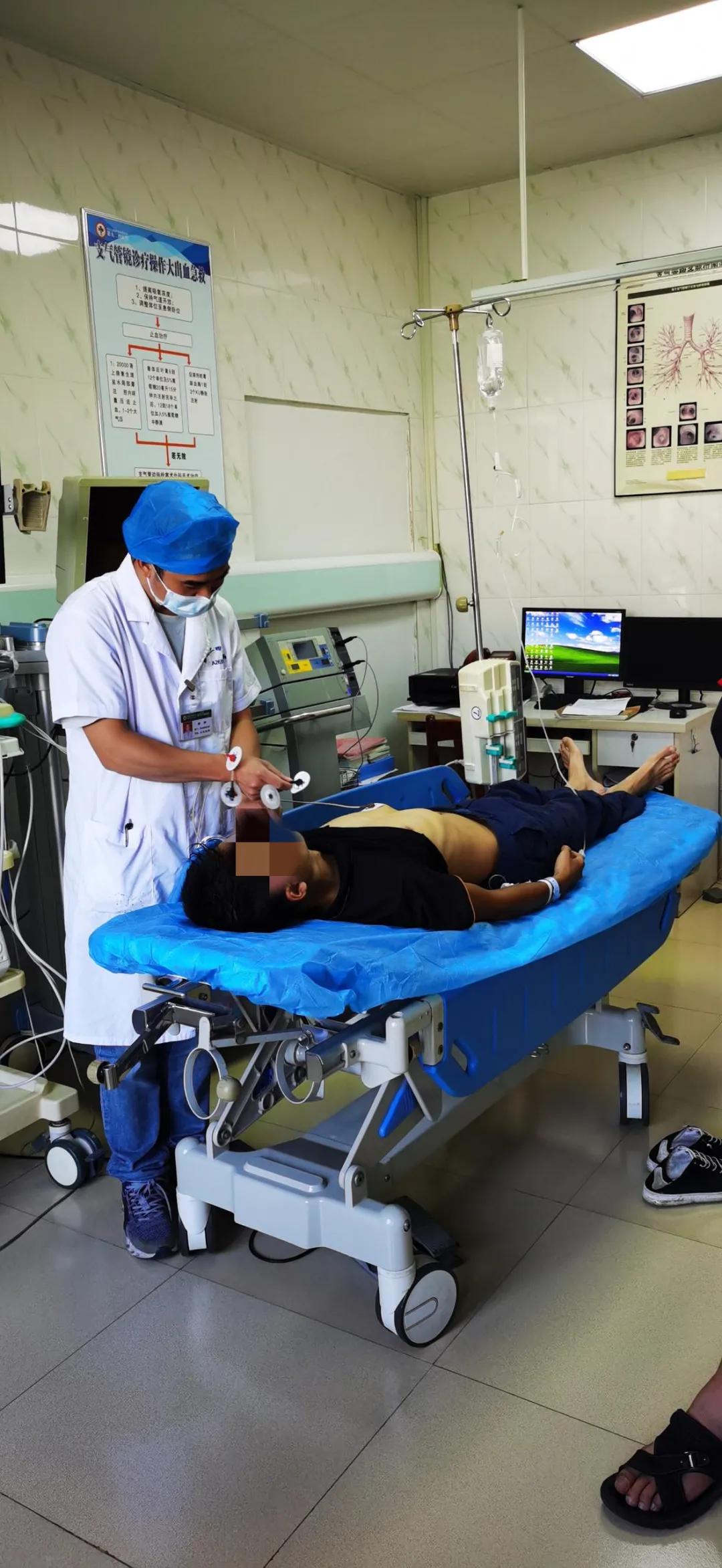 秀峰警察抓捕现场视频,秀峰杀人事件