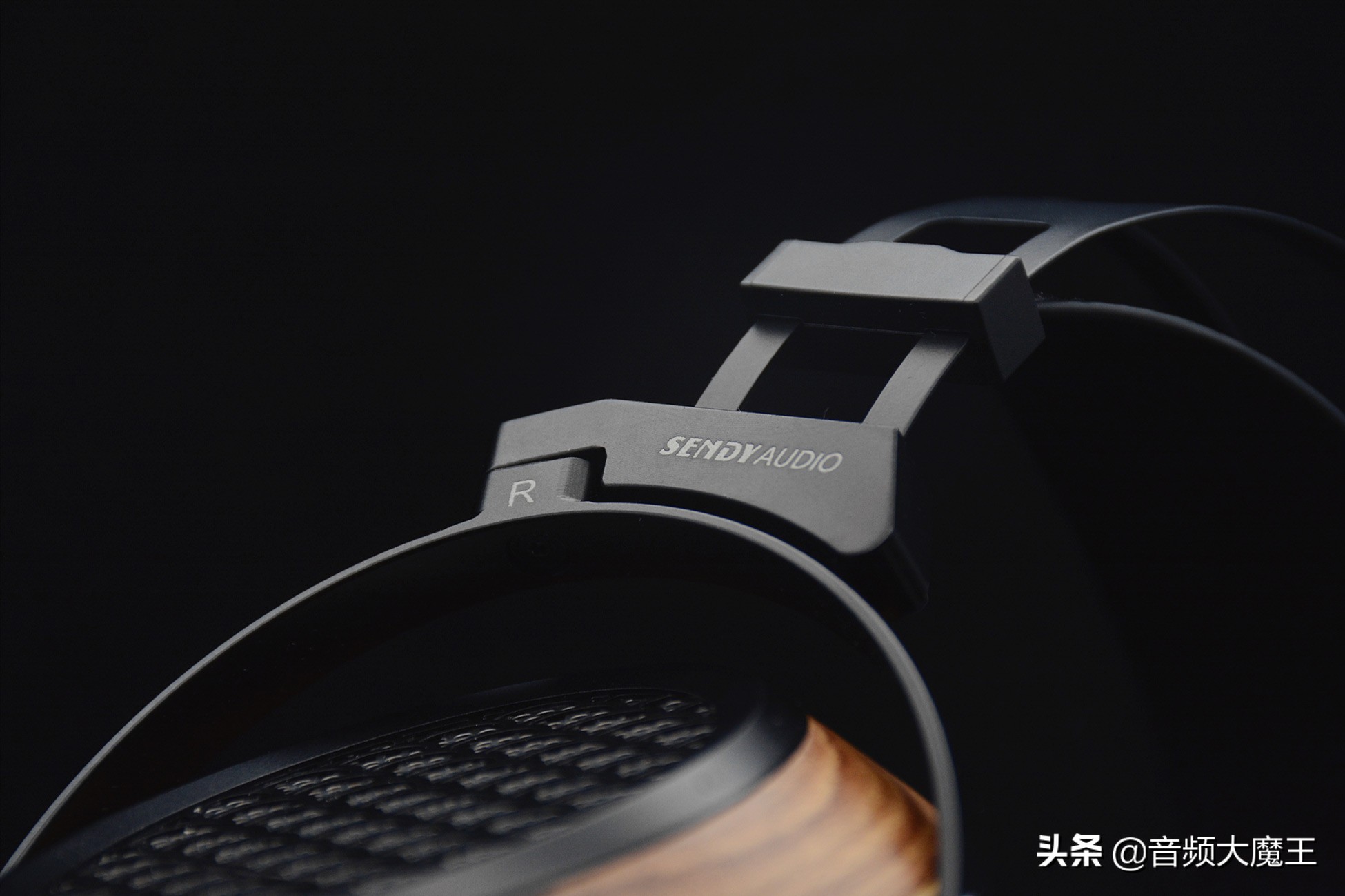 sendyaudio2018款,黑美人aiya耳机评测