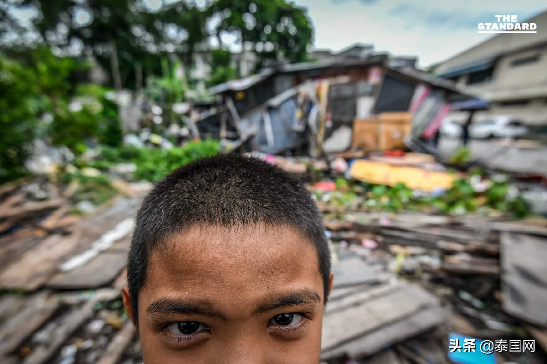 被解雇一家5口飘零生活泰国公交售票员终于有了新家