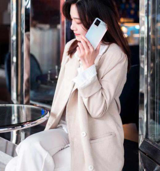 目前最建议入手的三款手机,目前最强的三款旗舰手机推荐