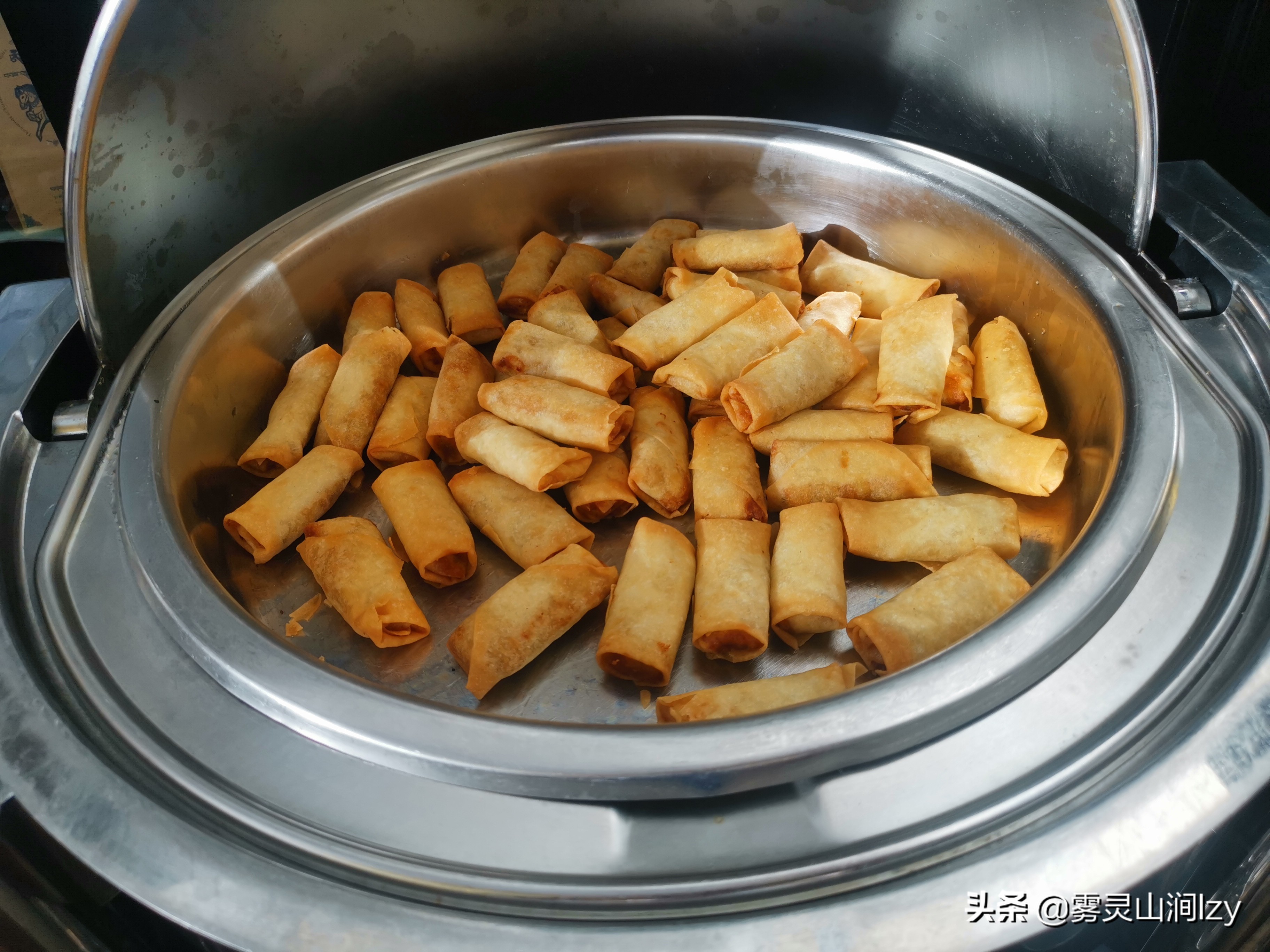 蓝天白云下的雪域高原布达拉宫,蓝天之下日光之城简介