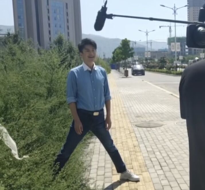 马跃扎马步写真,央视主持人马跃主持晚会