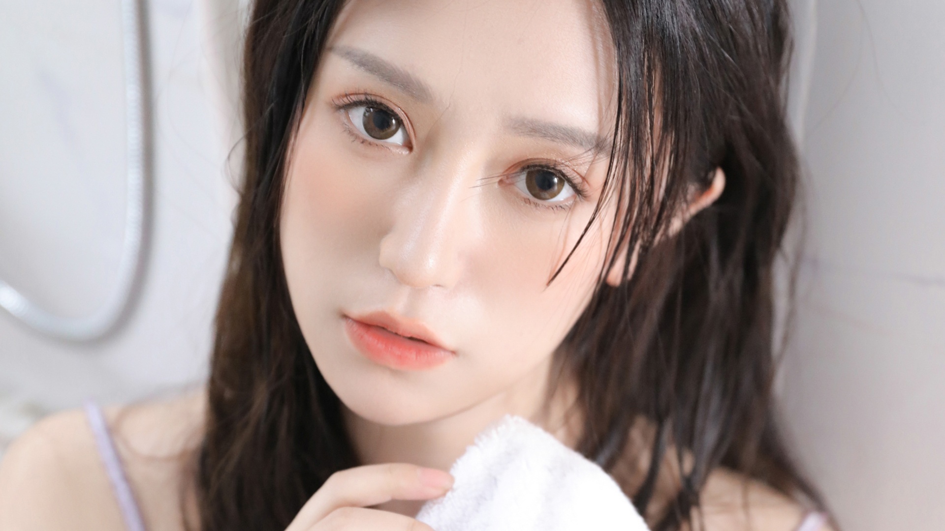 鼻子毛孔粗大老是出油怎么解决,鼻子出油严重且毛孔大如何改善