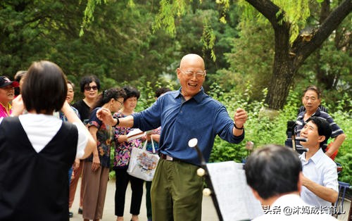 婆婆帮儿媳妇带娃就应该感谢吗,婆婆帮儿媳带孩子要给辛苦费